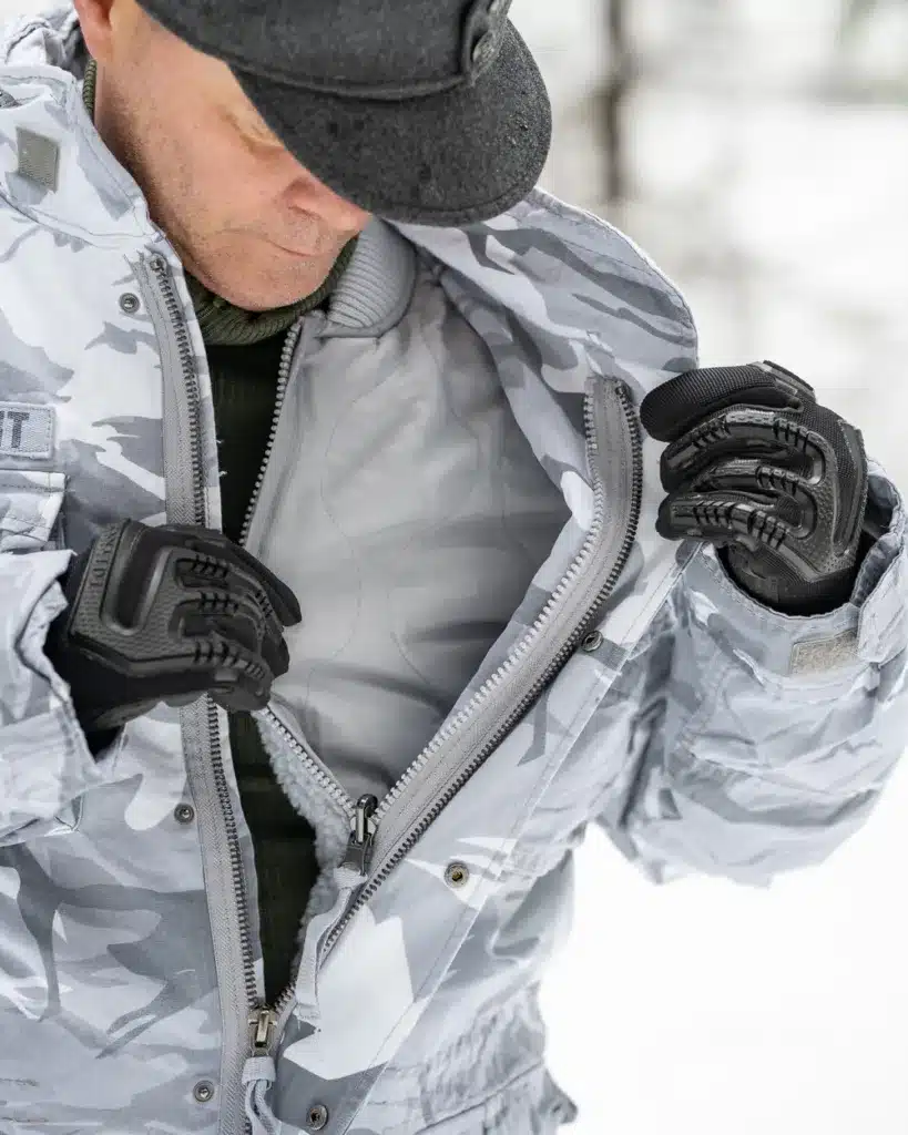M65 Giant Jacket Kenttätakki Blizzard Camo, toimii myös lumipuvun takkina!