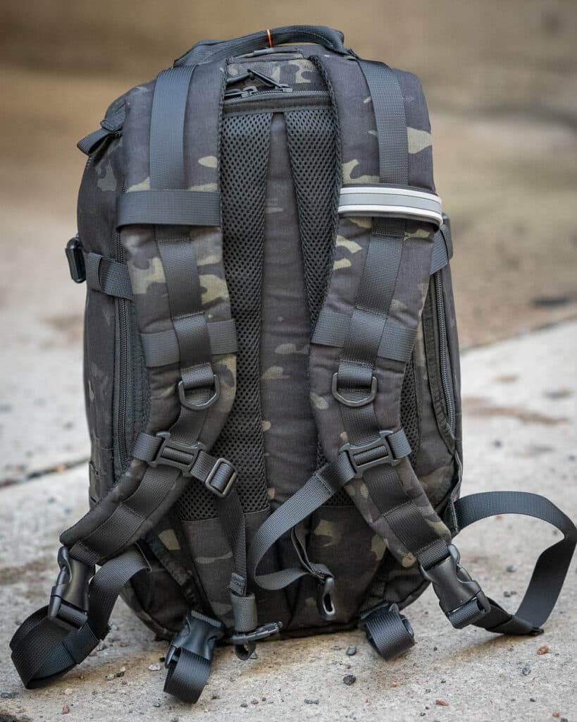 Beretta Tactical Stealth Reppu MulticamBlack, moderni "laser"-viilletty MOLLe-kiinnityspaneelisto taskuja varten