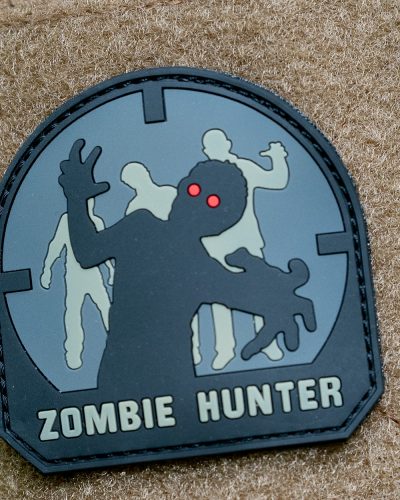 Zombie Hunter Velcro Merkki ACUCamo, läpimitta 6-7 cm, sopiva merkki hihaan, reppuun tai vaikkapa lakkiin, kestää luonnonolosuhteita paremmin kuin brodeerattu kangasmerkki