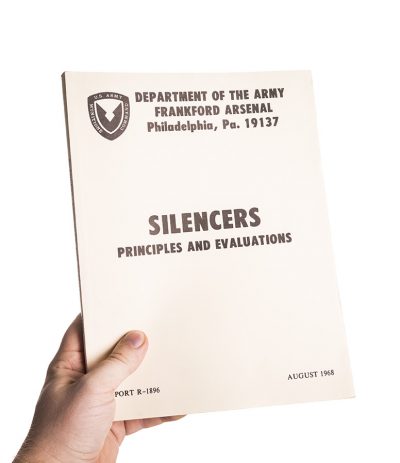 Silencers Äänenvaimentimet Kirja, 205-sivuinen kirja, jossa esitellään erilaisia äänenvaimentimia, tiedot perustuvat Yhdysvaltain armeijan koulutukseen 1960-luvulta